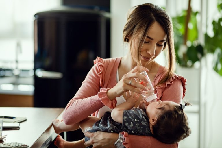 Breastfeeding, Pumping, and Formula: What Expecting Mothers Should Know